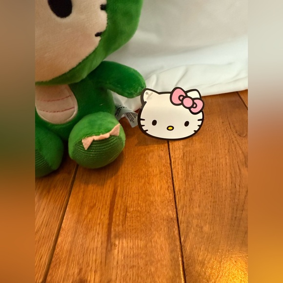 Hello Kitty 9” Dressed in Dragon Costume Plush - Picture 4 of 5